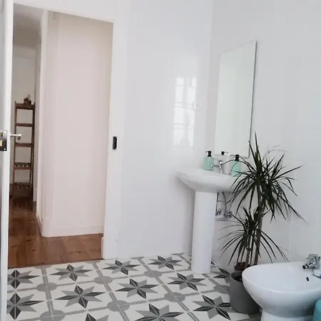 Trem Bom Hostel Oeiras